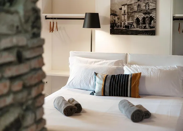 Crotto Polirolo - The House Of Travelers Apartment Cernobbio